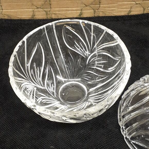 Anna Hutte German-made "BLEIKRISTALL" lead crystal Bowl/ Candy Dish with Lid - Picture 2 of 7